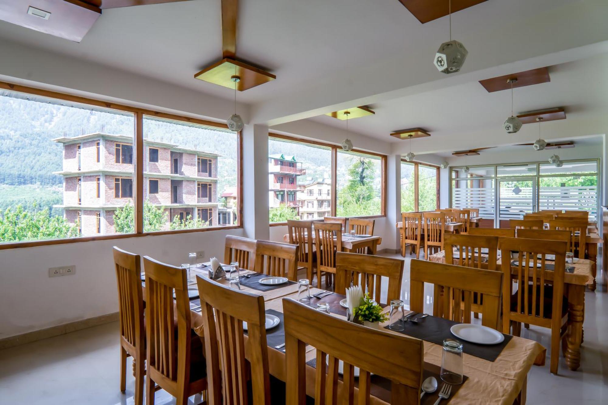 Pristine Inn Manali Exterior photo
